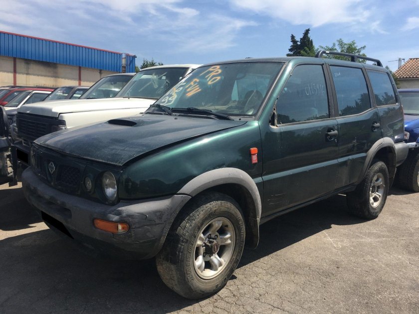 Ниссан Террано старый