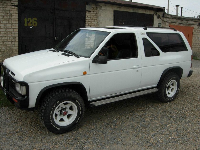 Nissan Terrano 1990 3 дверный
