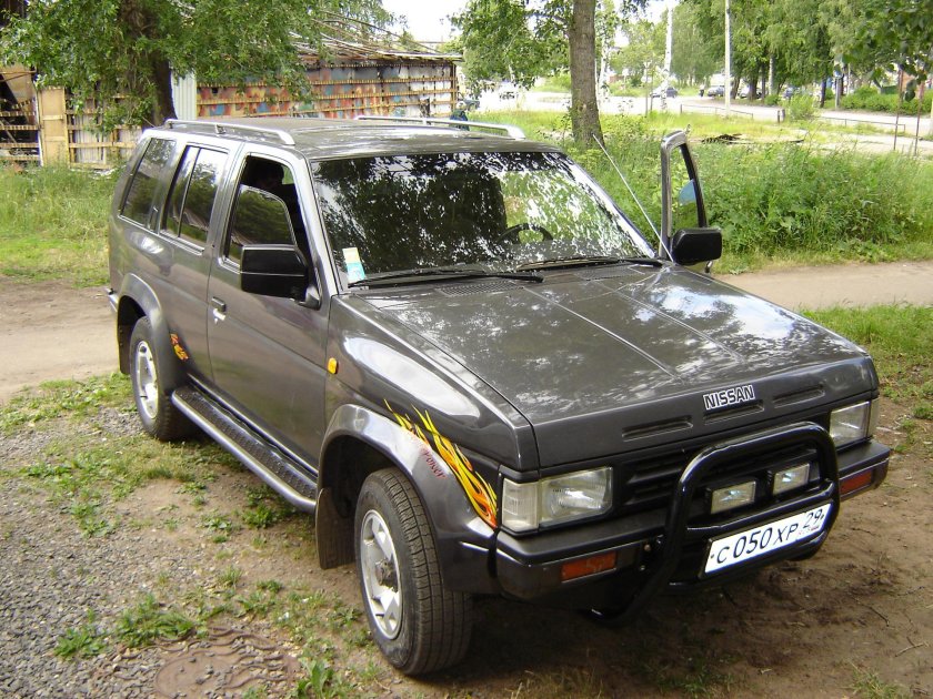 Nissan Terrano 1