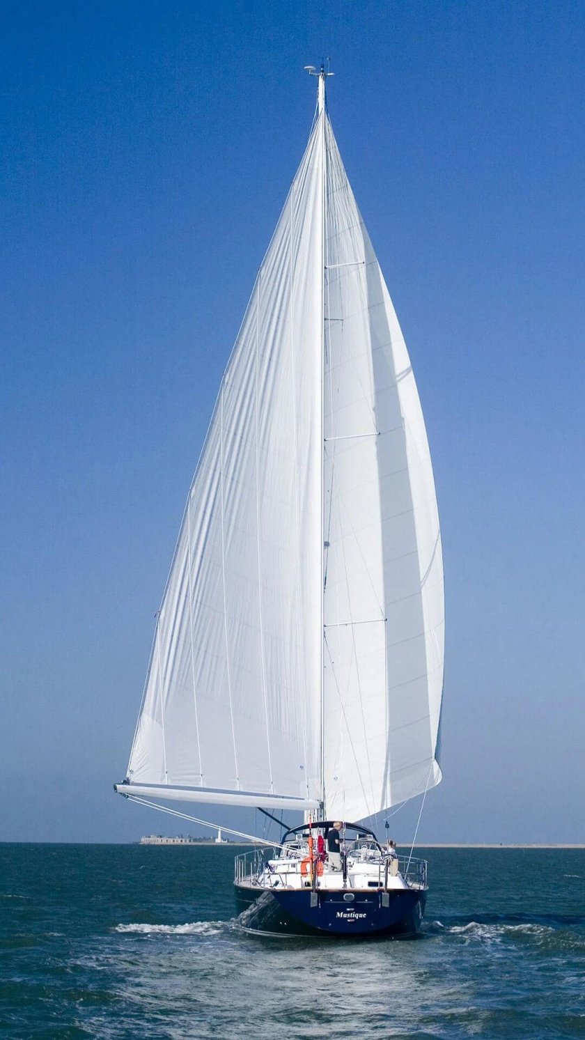 Парусная яхта Тигрис