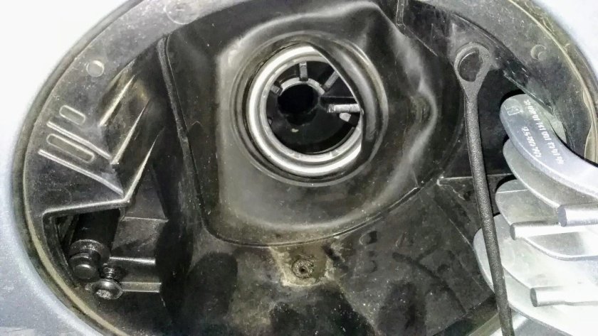 Yeti Skoda 1.2 TSI лючок бензобака