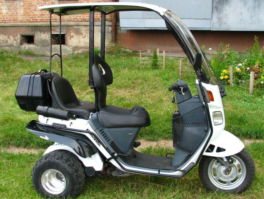 Скутер Honda Gyro Canopy 50.