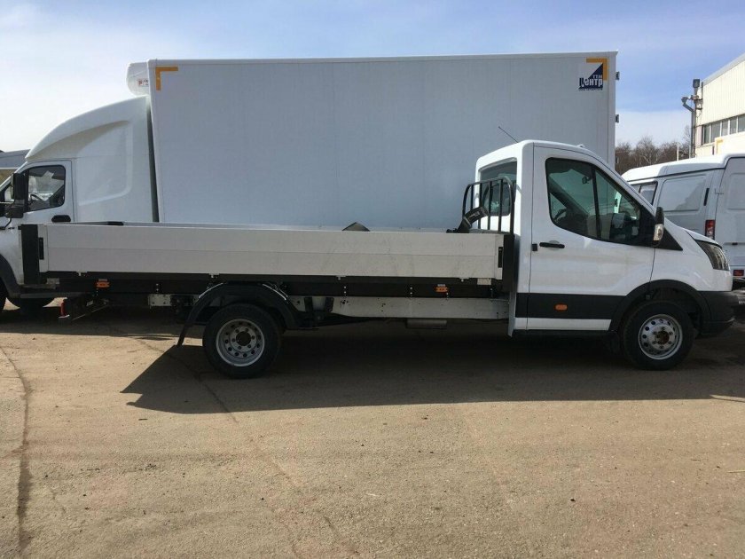 Малотоннажный грузовик форд транзит