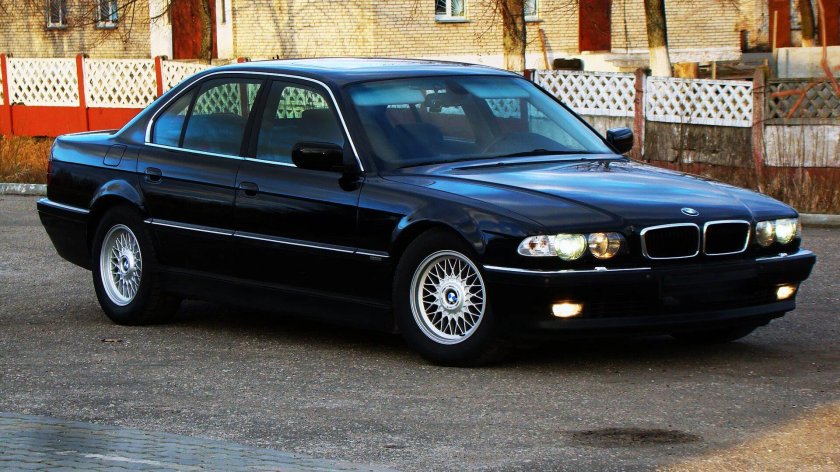 BMW 7 2001