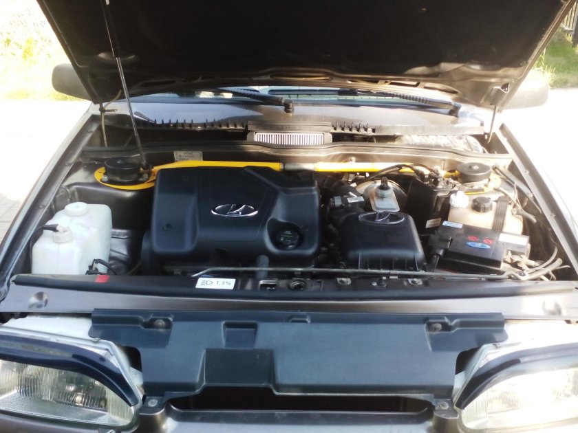 Крышка на 8 клапанный двигатель ВАЗ 2114