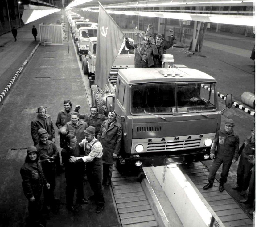 КАМАЗ 5320 1976 года