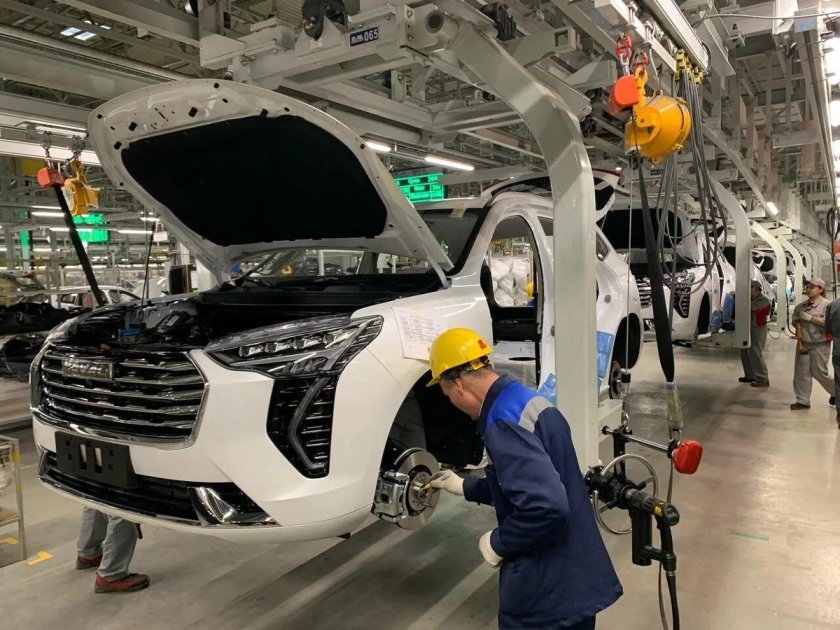 Конвейер на заводе