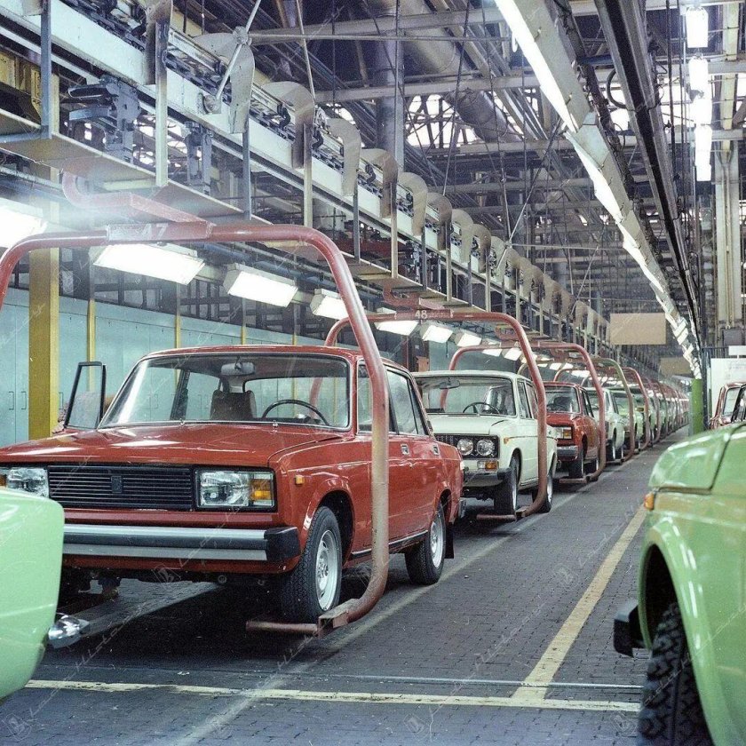 ВАЗ 2105 на конвейере
