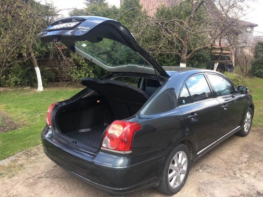 Тойота Авенсис 2008 лифтбек