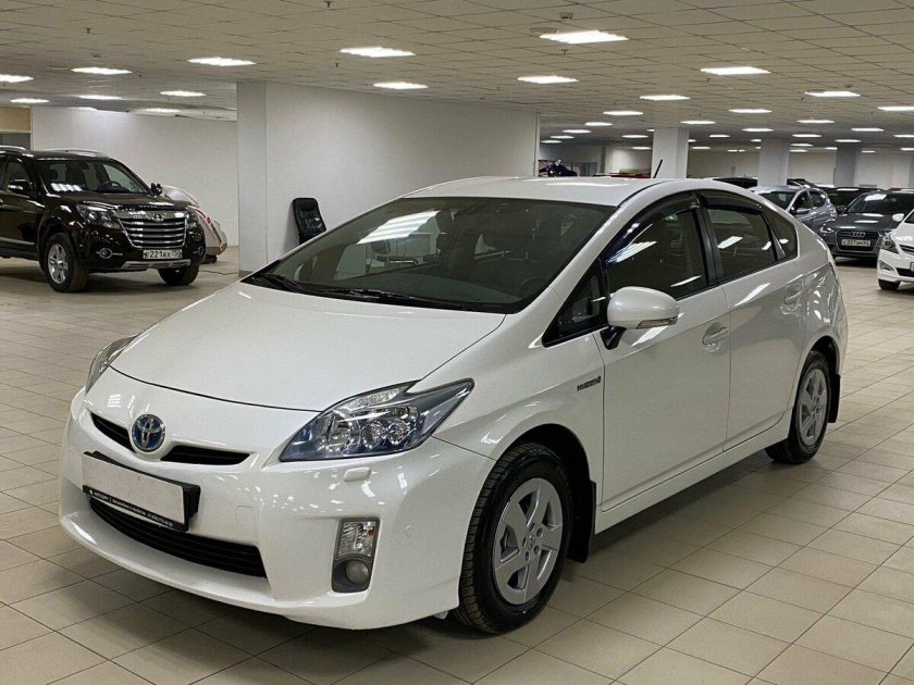 Toyota prius alpha 2012