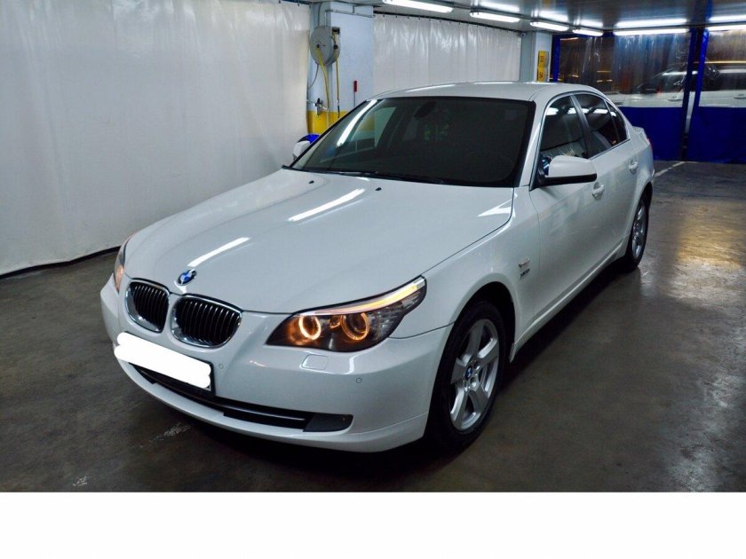 BMW e60 2009 белый