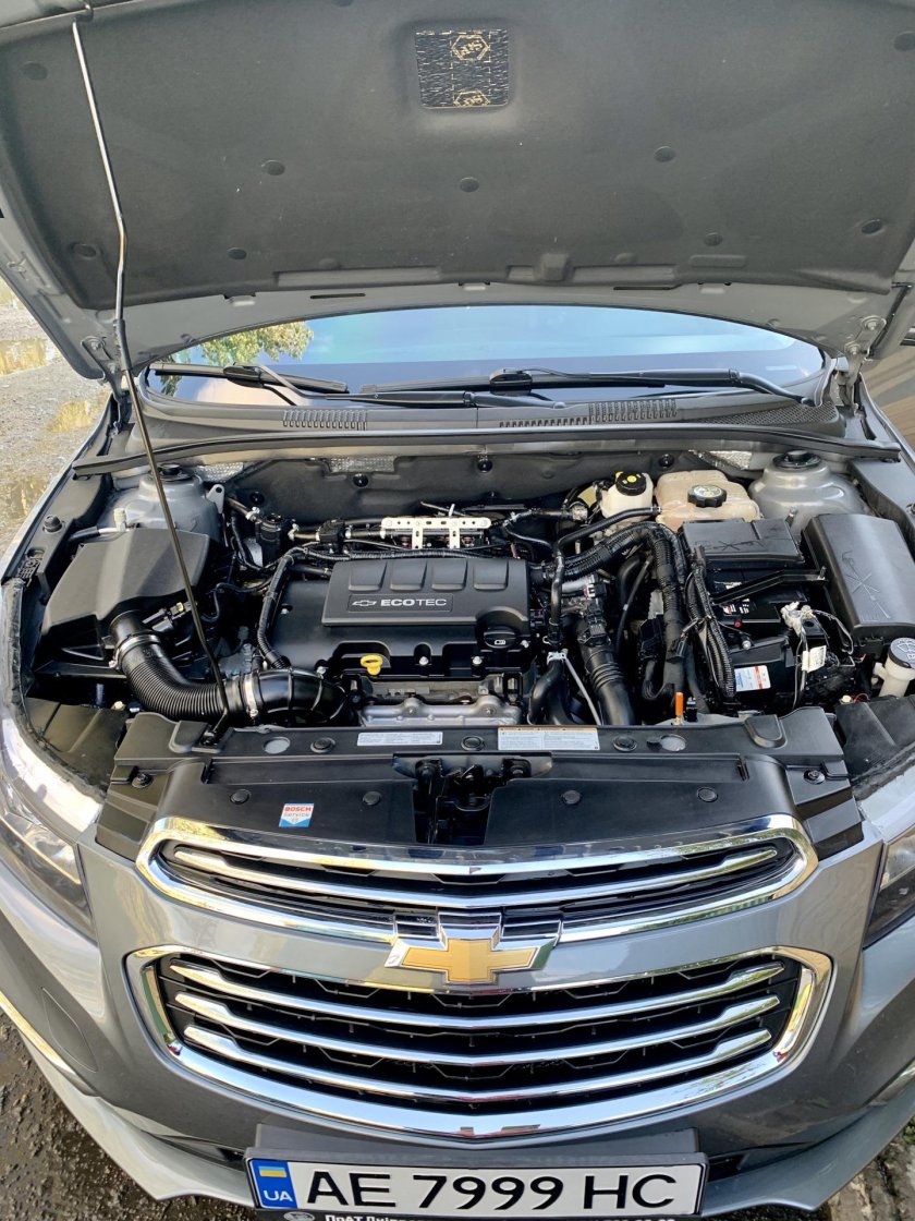Chevrolet Cruze подкапотка