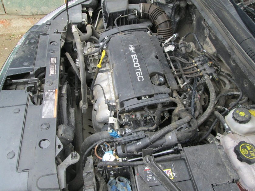 Подкапотное пространство Круз 1.8