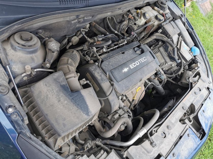 Мойка подкапотного пространства