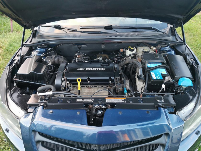 Мойка подкапотного пространства