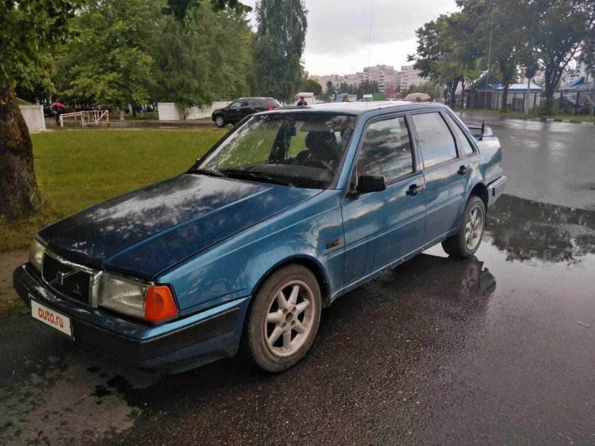 Volvo 460 1990
