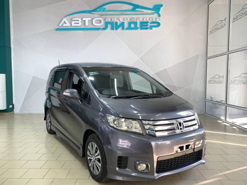 Хонда Фрид Спайк 2014