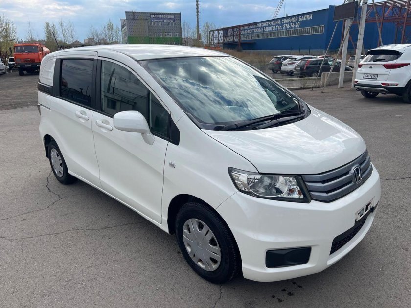 Хонда Фрид Спайк