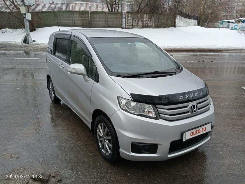 Хонда Фрид Спайк 2013