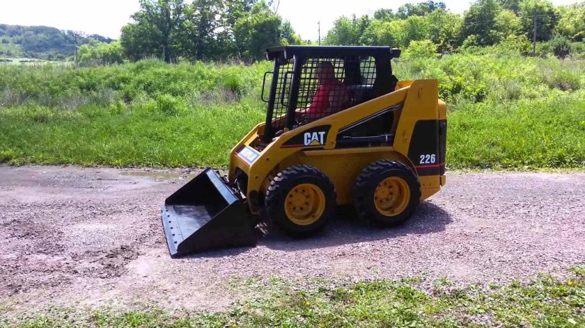 Бобкэт Катерпиллер