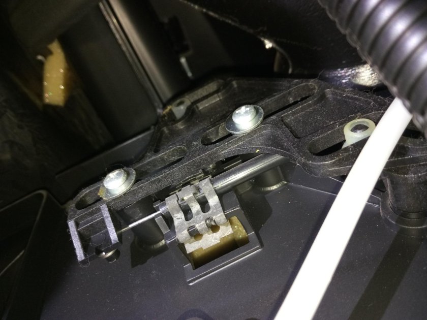 Троса заслонок печки Нива Шевроле