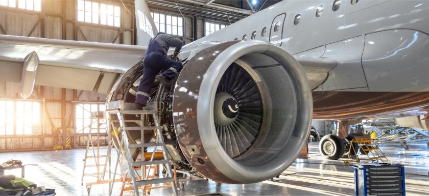 Двигатель самолета