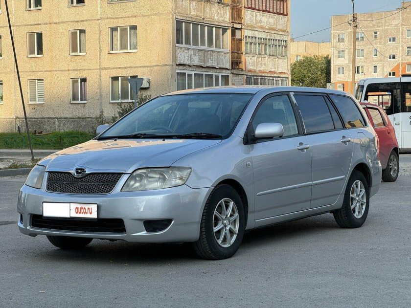 Toyota corolla fielder 2004
