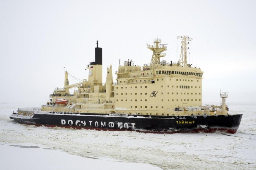Ледокол Таймыр и Вайгач