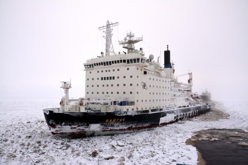 Атомные ледоколы Таймыр и Вайгач