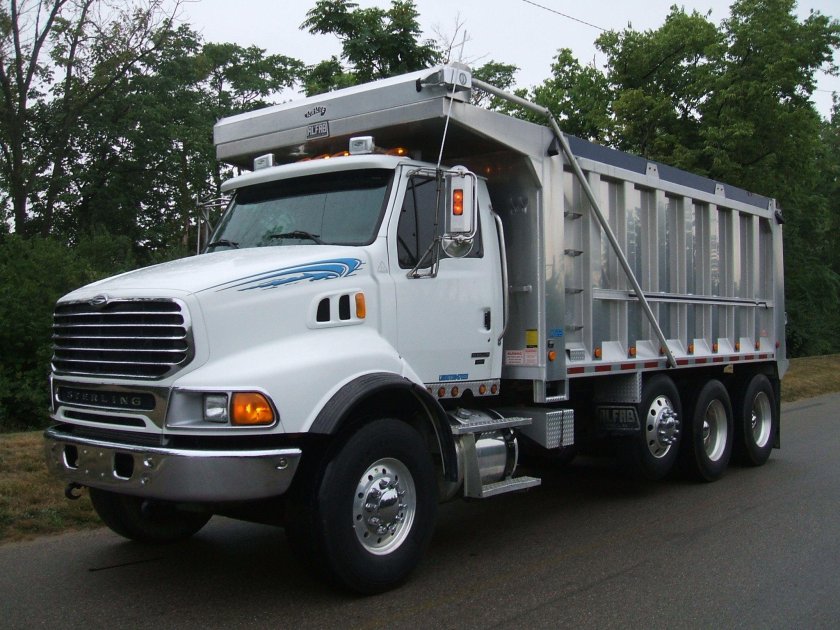 Американский самосвал Стерлинг