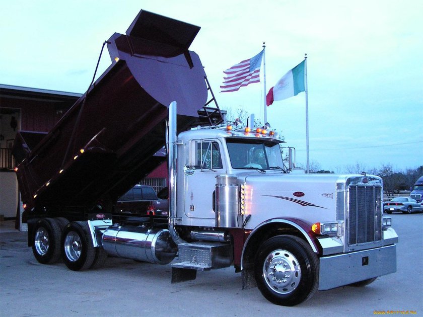 Петербилт самосвал