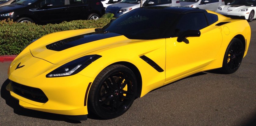 Шевроле Корвет 2000 жёлтый