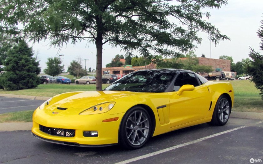Chevrolet Corvette c6 Yellow