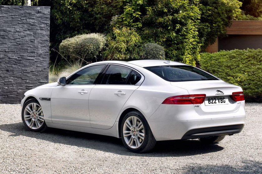 Jaguar xe Pure