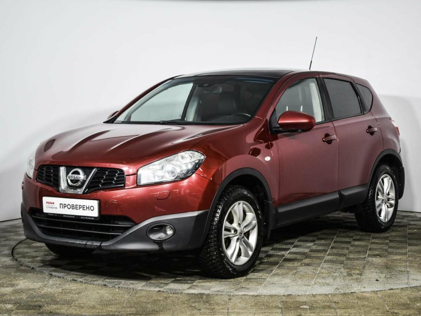 Nissan Qashqai Red
