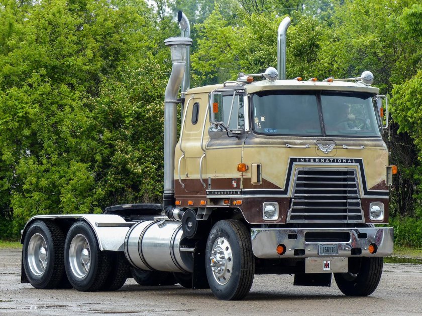 Тягач International Transtar