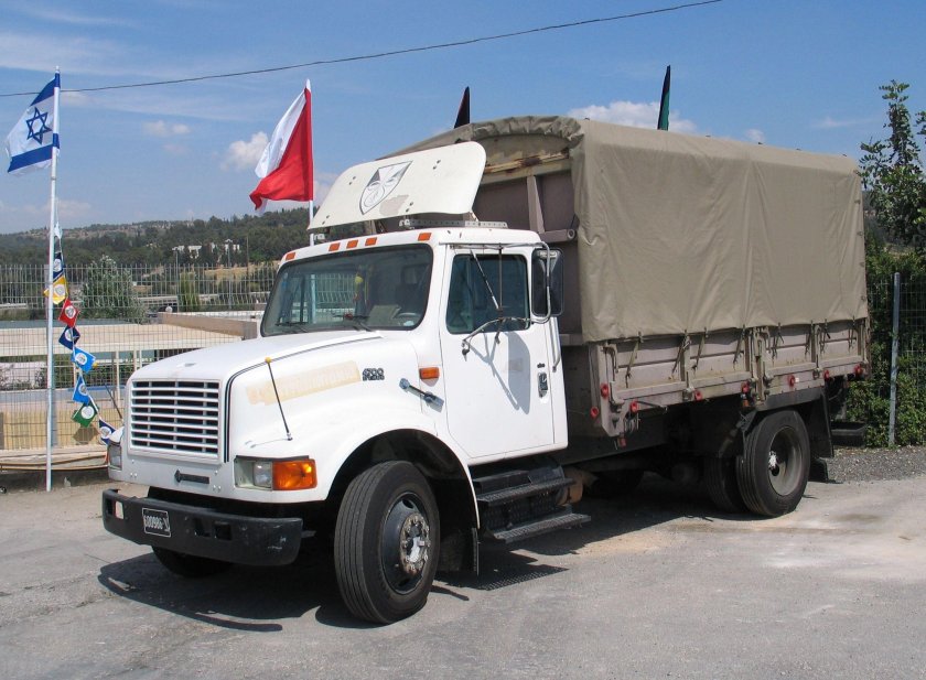 International Navistar 4700