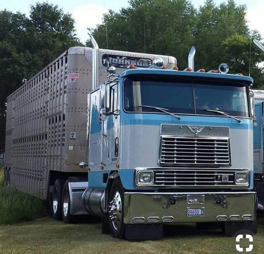 International 9800 Cabover