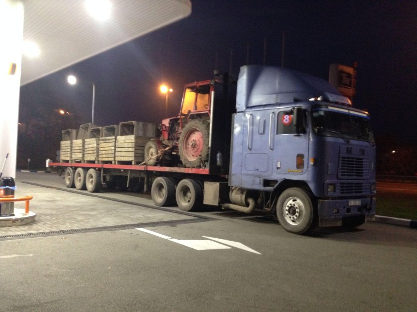 Грузовики International 9600