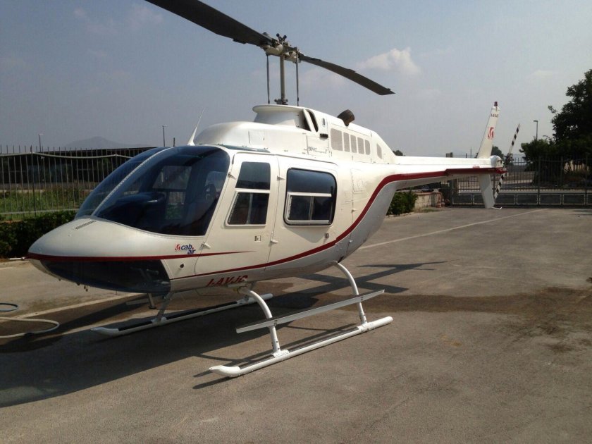 Легкомоторный вертолет Белл 206