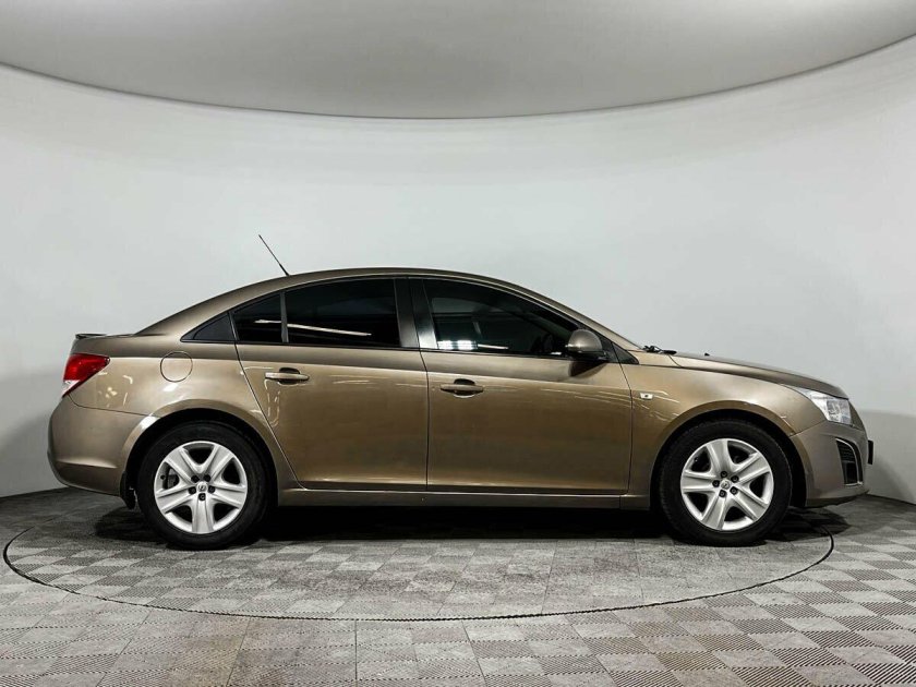 Chevrolet Cruze 2011 бежевый