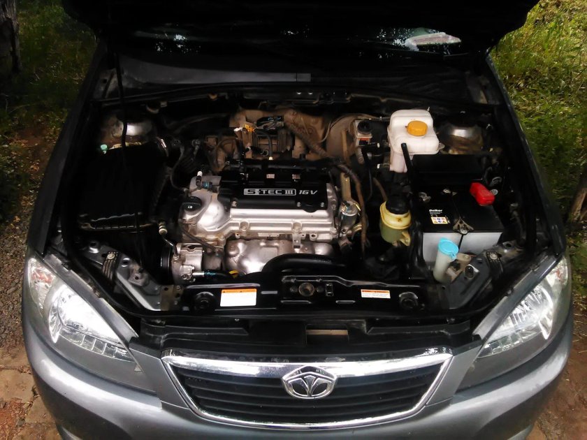 Подкапотное пространство Дэу Джентра