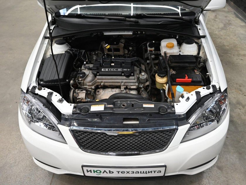 Подкапотное пространство дэу джентра