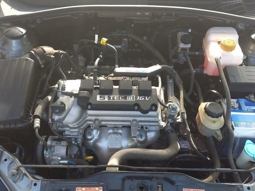 Дэу Джентра фото под капотом