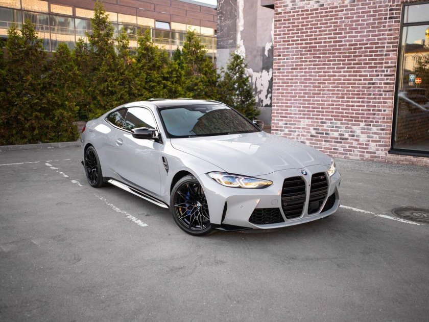 Bmw m 4 competition package