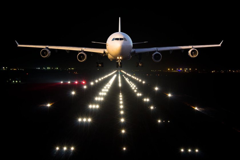 Ночной аэропорт