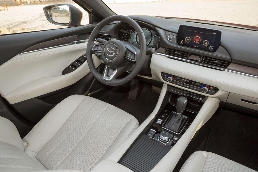 Мазда 6 2020 салон