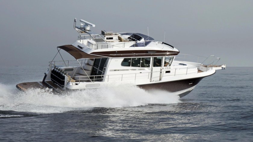 Яхта катер