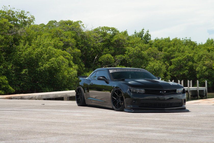 Заниженная Шевроле Камаро