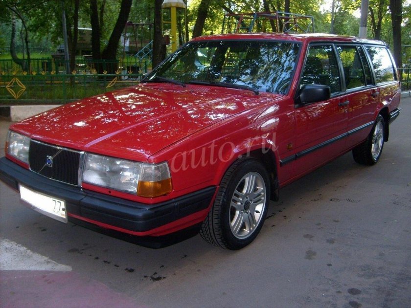Вольво 940 универсал красный